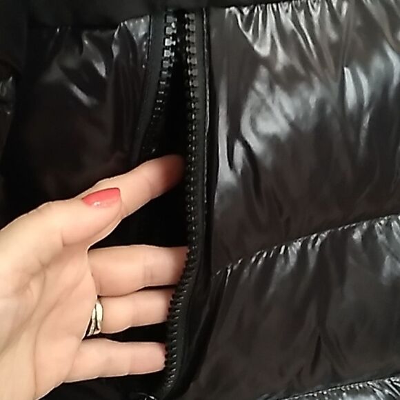 Tommy Hilfiger NWT Men's Black Shine Hooded Puffer Coat. Size Small - Picture 4 of 16